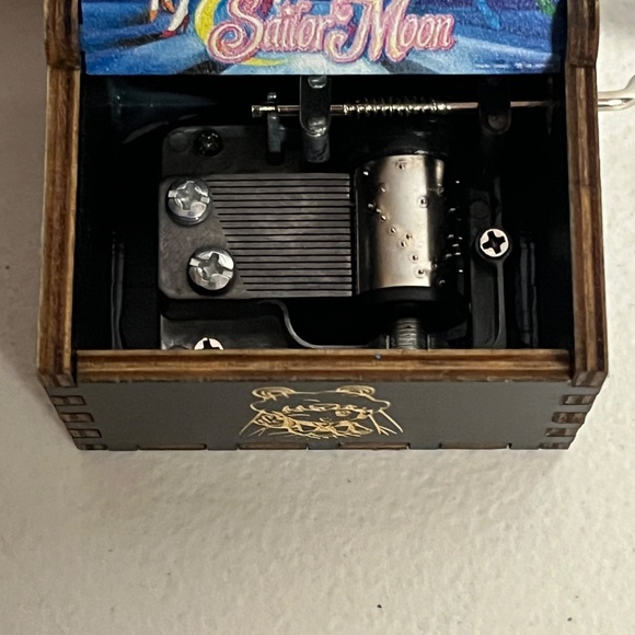 Sailor Moon Hand Crank Wooden Music Box Black Anime Musical - Picture 4 of 11